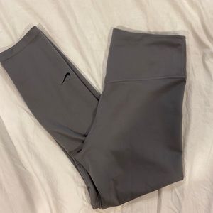 Nike cropped leggings
